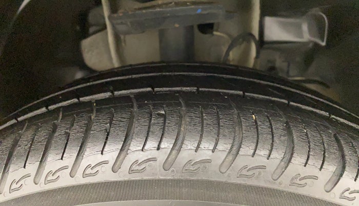 2018 Tata Tiago XZ 1.2 REVOTRON, Petrol, Manual, 13,818 km, Right Front Tyre Tread