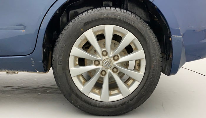 2014 Maruti Ertiga VXI, CNG, Manual, 66,198 km, Left Rear Wheel