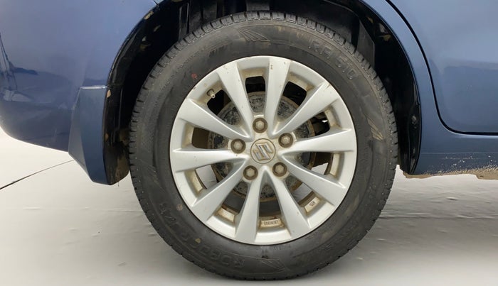 2014 Maruti Ertiga VXI, CNG, Manual, 66,198 km, Right Rear Wheel