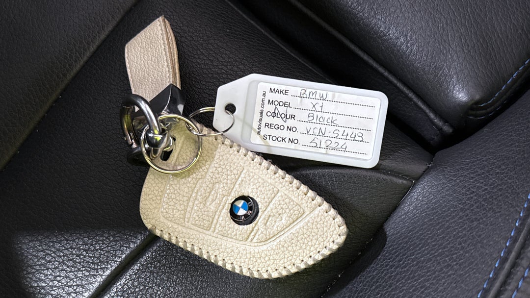 2022 BMW X1 sDrive 20i, Automatic, 38397 km, Key Close-up