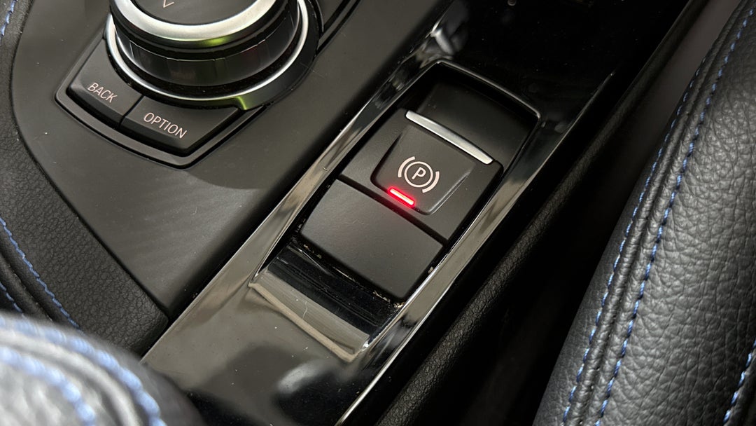 2022 BMW X1 sDrive 20i, Automatic, 38397 km, Handbrake