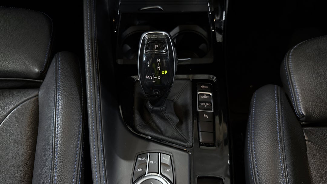 2022 BMW X1 sDrive 20i, Automatic, 38397 km, Gear Lever 