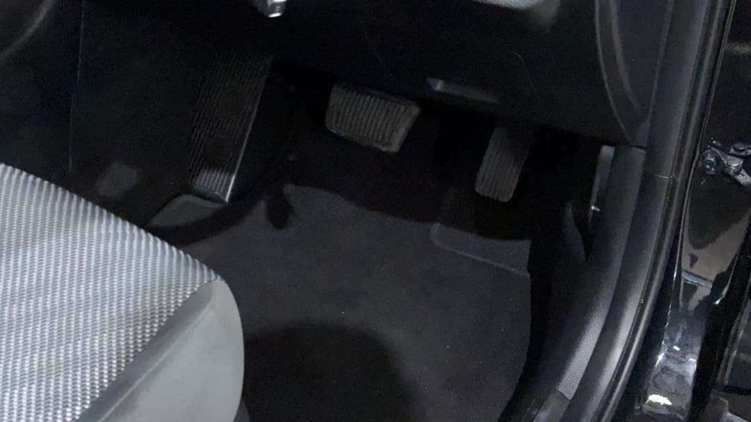2023 Kia Seltos S (FWD), Automatic, 24375 km, Pedals and Footmat