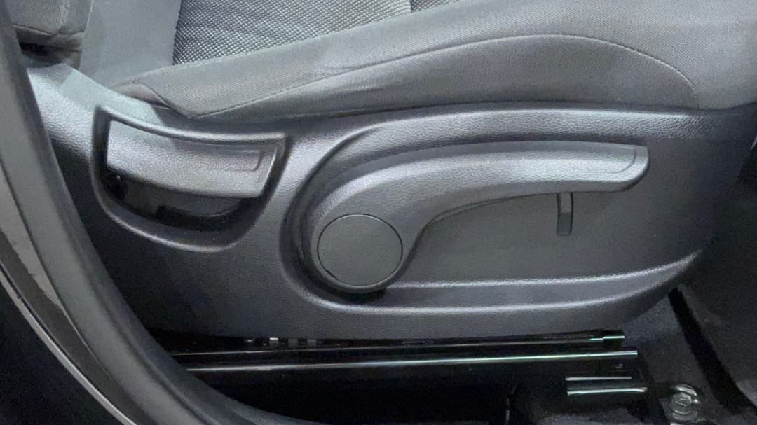 2023 Kia Seltos S (FWD), Automatic, 24375 km, Drivers Side Adjustment Panel