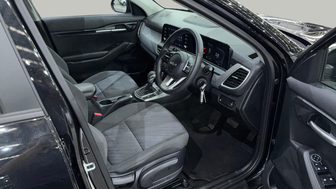 2023 Kia Seltos S (FWD), Automatic, 24375 km, Right Side Front Door Cabin View