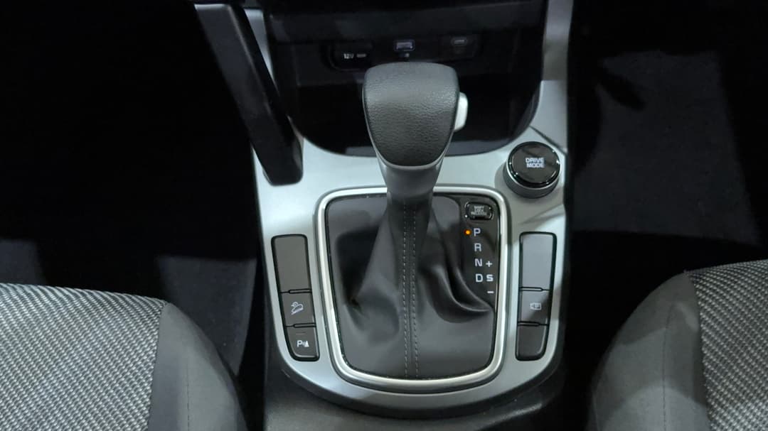 2023 Kia Seltos S (FWD), Automatic, 24375 km, Gear Lever 