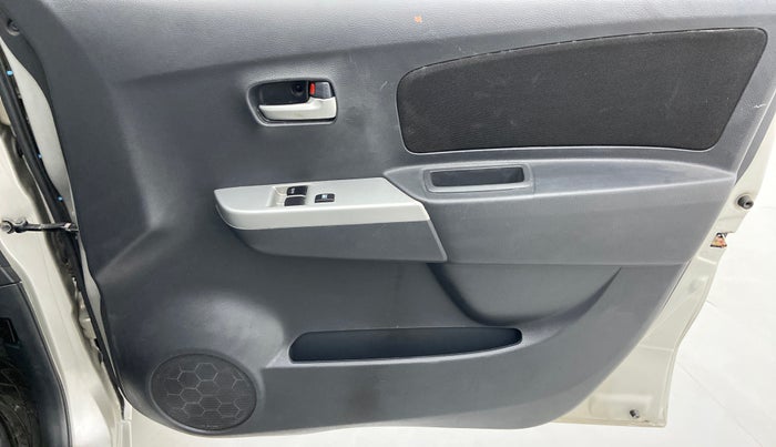 2010 Maruti Wagon R 1.0 LXI, CNG, Manual, 26,624 km, Driver Side Door Panels Control