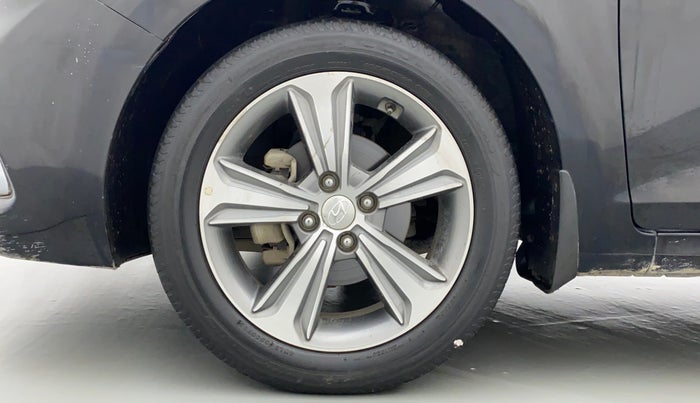 2018 Hyundai Verna 1.6 CRDI SX + AT, Diesel, Automatic, 34,812 km, Left Front Wheel