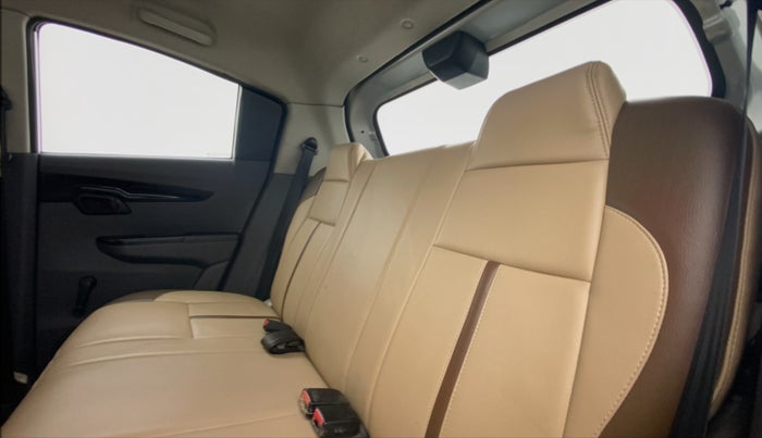 2017 Mahindra KUV 100 NXT K2 6 STR, Petrol, Manual, 63,333 km, Right Side Rear Door Cabin