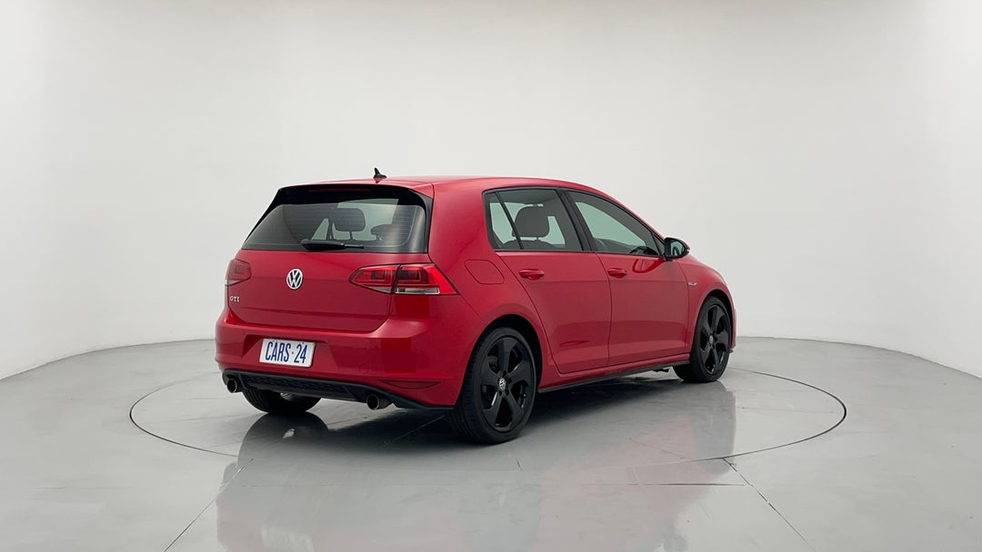 Right Back Diagonal (45- Degree) View