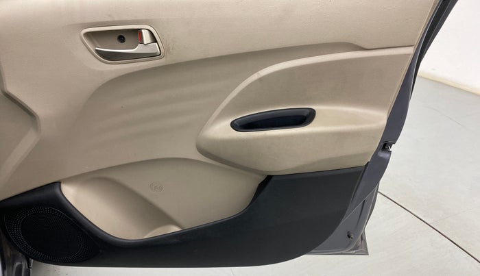 2018 Hyundai NEW SANTRO SPORTZ AMT, Petrol, Automatic, 92,388 km, Driver Side Door Panels Control