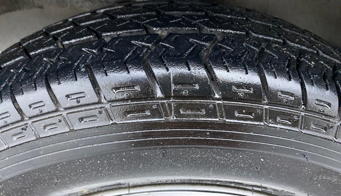 2019 Maruti Eeco 5 STR WITH AC PLUSHTR, Petrol, Manual, 4,402 km, Left Front Tyre Tread