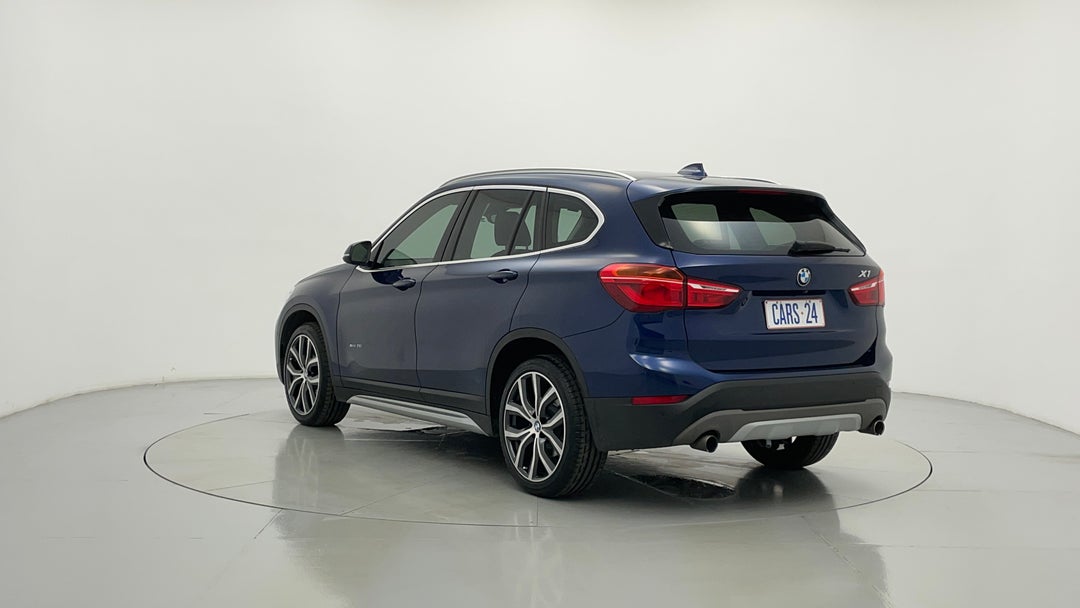 Left Back Diagonal (45- Degree) View