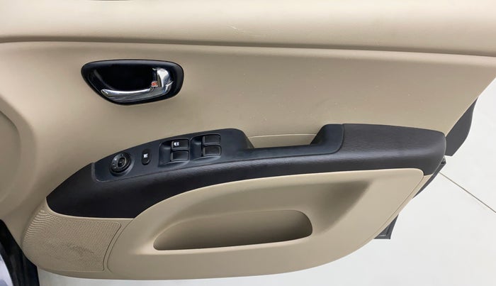 2011 Hyundai i10 SPORTZ 1.2, Petrol, Manual, 47,500 km, Driver Side Door Panels Control