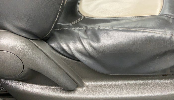 2010 Chevrolet Beat LT PETROL, Petrol, Manual, 33,389 km, Driver Side Adjustment Panel