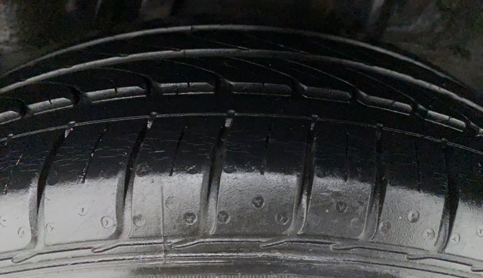 2018 Honda Jazz 1.2 V MT, Petrol, Manual, 15,993 km, Right Front Tyre Tread