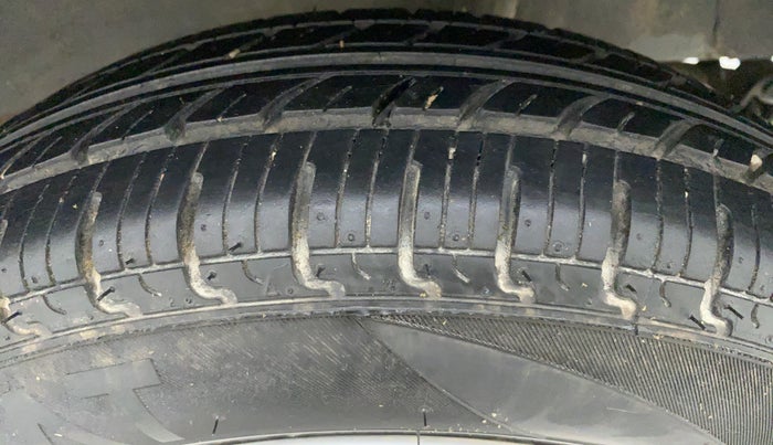 2019 Renault Kwid RXL, Petrol, Manual, 12,444 km, Left Rear Tyre Tread