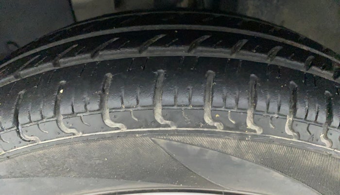 2019 Renault Kwid RXL, Petrol, Manual, 12,444 km, Left Front Tyre Tread