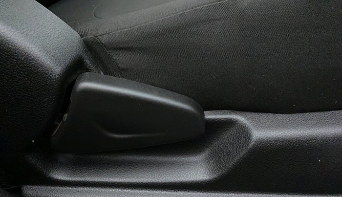 2019 Renault Kwid RXL, Petrol, Manual, 12,444 km, Driver Side Adjustment Panel