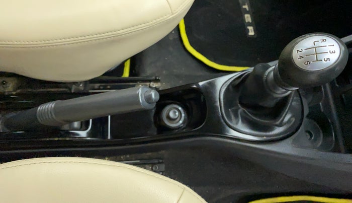 2014 Renault Duster 110 PS RXZ DIESEL OPT, Diesel, Manual, 71,208 km, Gear Lever