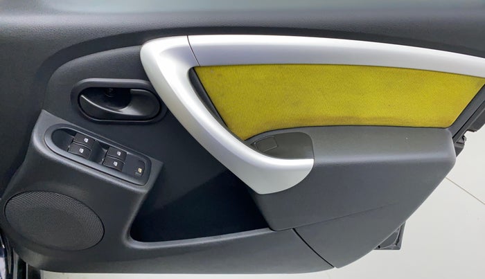 2014 Renault Duster 110 PS RXZ DIESEL OPT, Diesel, Manual, 71,208 km, Driver Side Door Panels Control