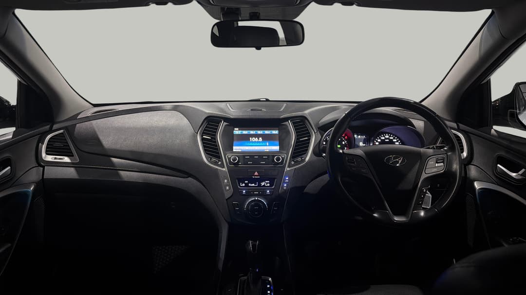 2017 Hyundai Santa Fe Active X, Automatic, 102992 km, Dashboard View