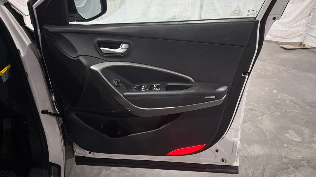 2017 Hyundai Santa Fe Active X, Automatic, 102992 km, Speaker View