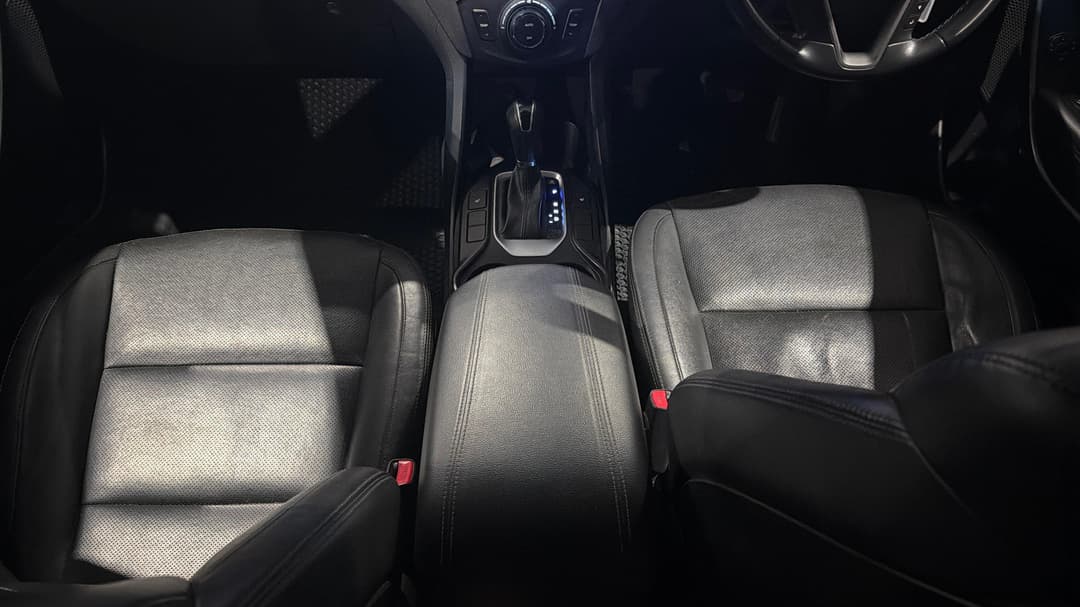 2017 Hyundai Santa Fe Active X, Automatic, 102992 km, Center Console
