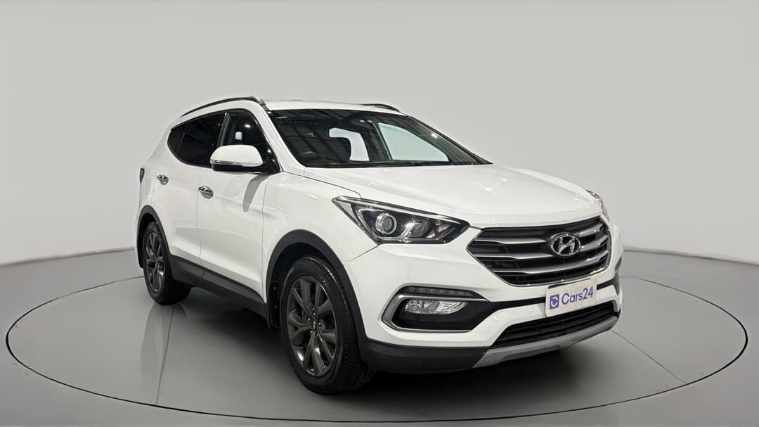 2017 Hyundai Santa Fe Active X, Automatic, 102992 km, Right Front Diagonal (45- Degree) View