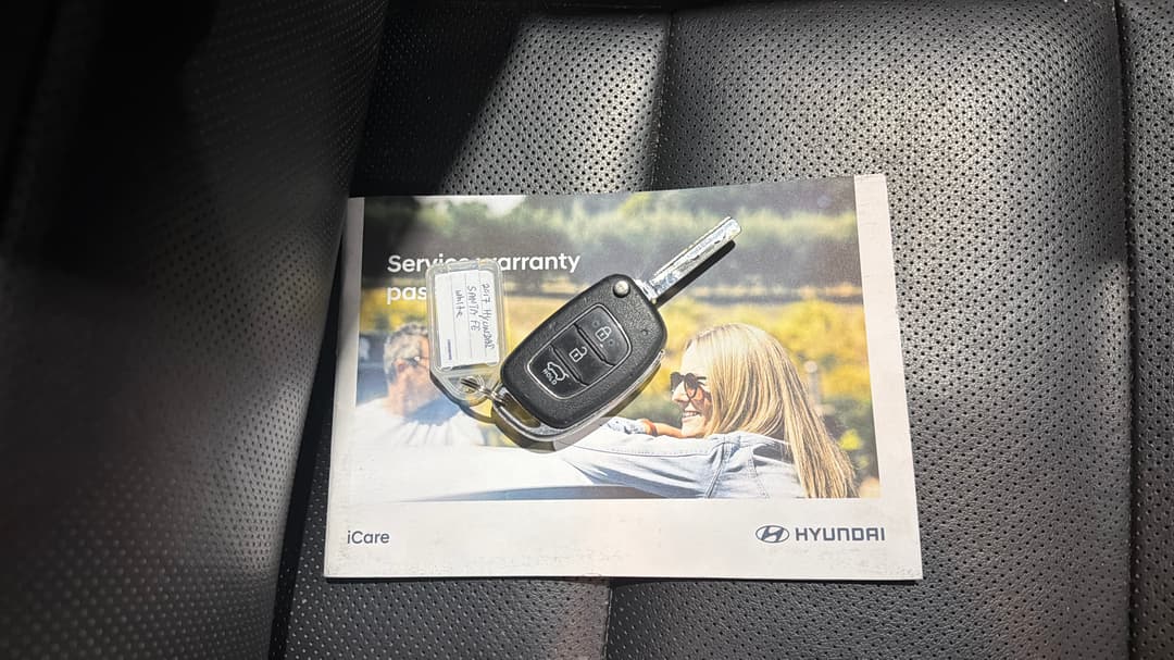 2017 Hyundai Santa Fe Active X, Automatic, 102992 km, Key Close-up