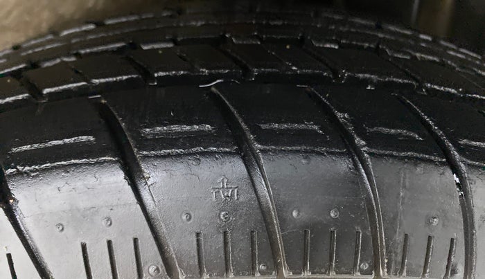 2011 Maruti Ritz ZXI, Petrol, Manual, 54,096 km, Left Rear Tyre Tread