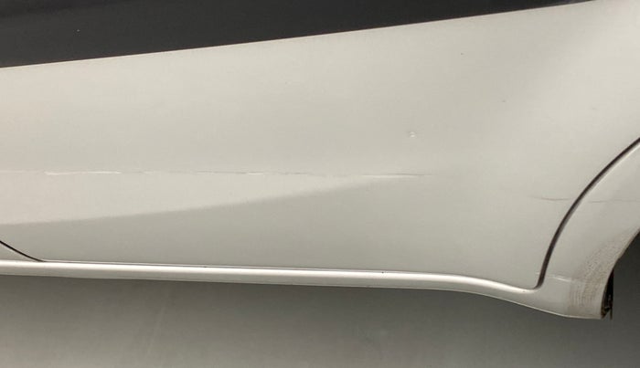 2011 Maruti Ritz ZXI, Petrol, Manual, 54,096 km, Rear left door - Minor scratches