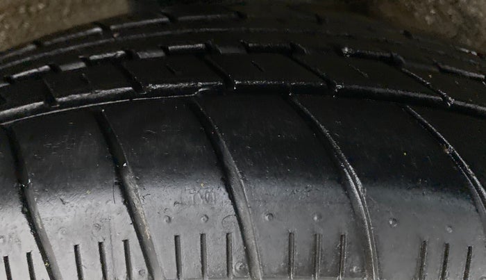 2011 Maruti Ritz ZXI, Petrol, Manual, 54,096 km, Right Rear Tyre Tread
