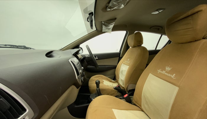 2011 Hyundai i20 MAGNA (O) 1.2, Petrol, Manual, 40,889 km, Right Side Front Door Cabin