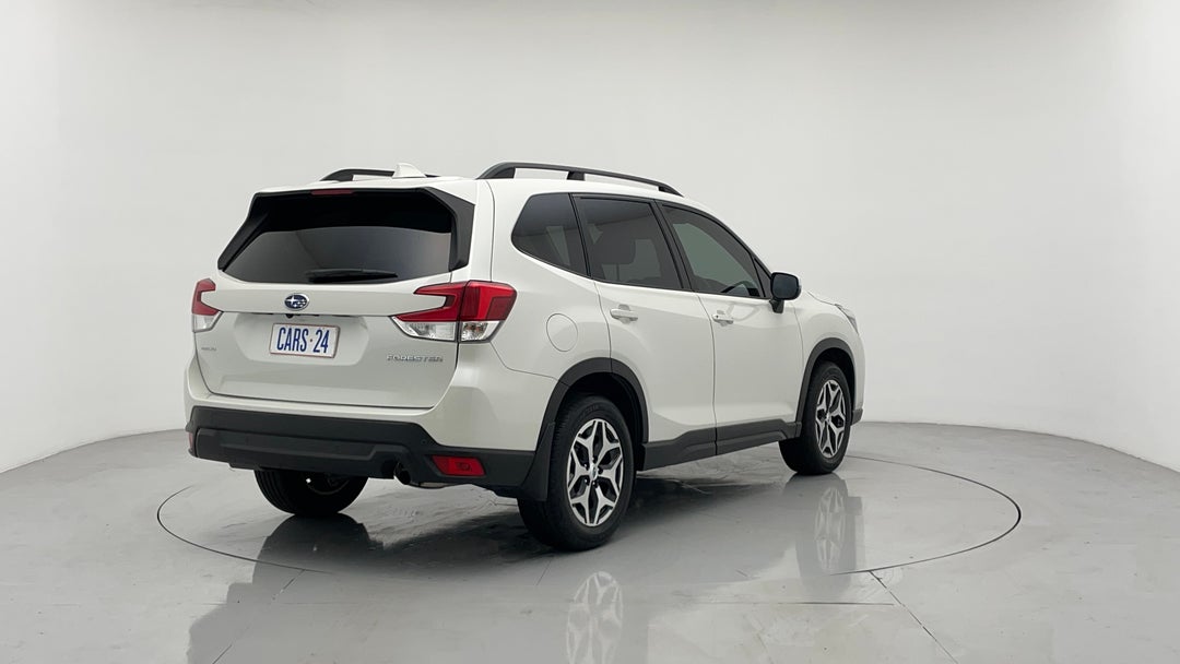 Right Back Diagonal (45- Degree) View