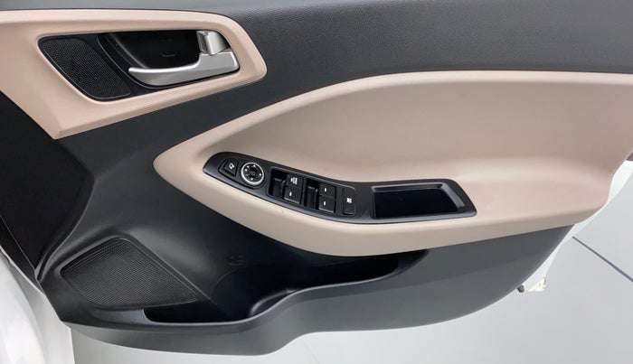 2019 Hyundai Elite i20 1.2 SPORTS PLUS VTVT, Petrol, Manual, 31,478 km, Driver Side Door Panels Control