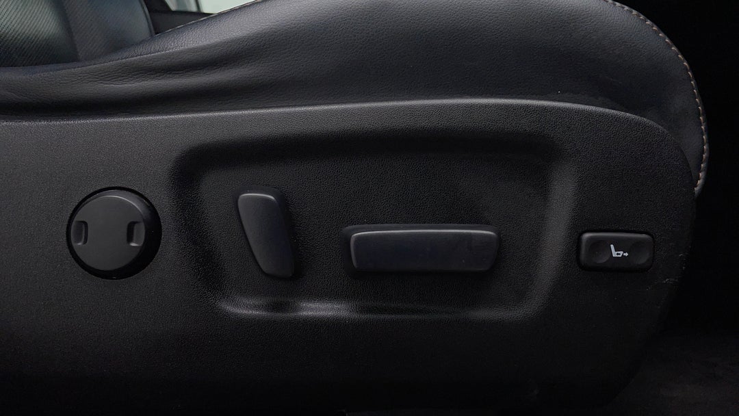 2016 Toyota Kluger Gxl (4x2), Automatic, 109334 km, Drivers Side Adjustment Panel