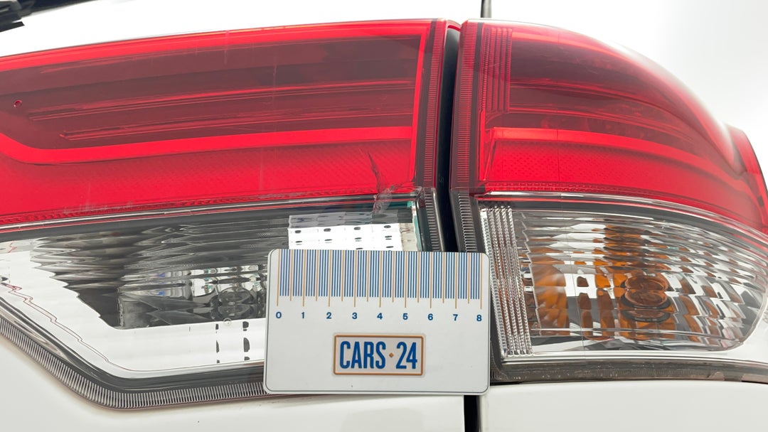 2016 Toyota Kluger Gxl (4x2), Automatic, 109334 km, Lights Tail lights RHS Scratch