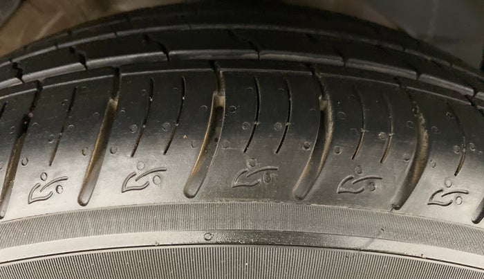 2020 MG HECTOR PLUS SHARP, Diesel, Manual, 83,124 km, Right Front Tyre Tread