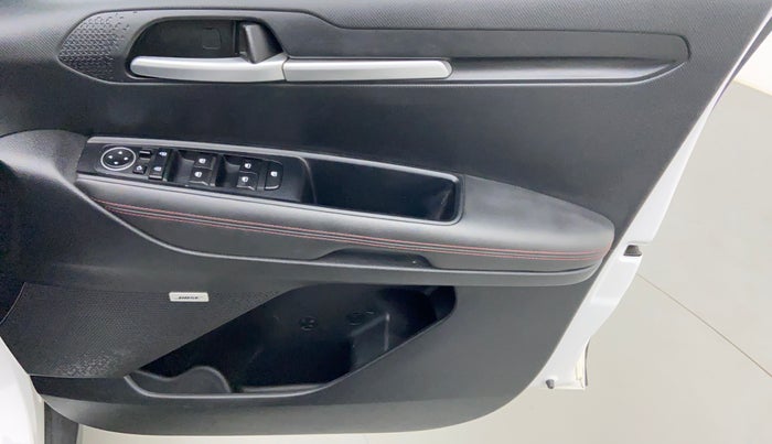 2020 KIA SONET GTX PLUS DCT 1.0, Petrol, Automatic, 16,894 km, Driver Side Door Panels Control