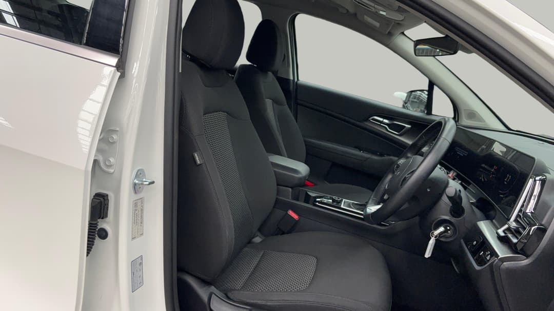 2023 Kia Sportage Sx (FWD), Automatic, 22110 km, Right Side Front Door Cabin View