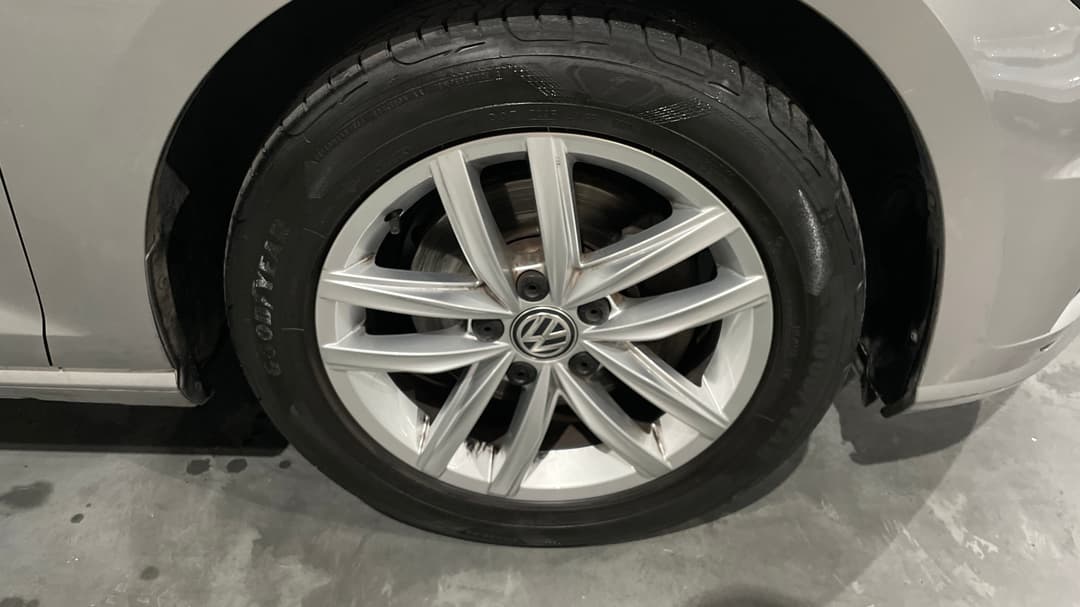 2018 Volkswagen Golf 110 Tsi Trendline, Automatic, 61339 km, Right Front Wheel