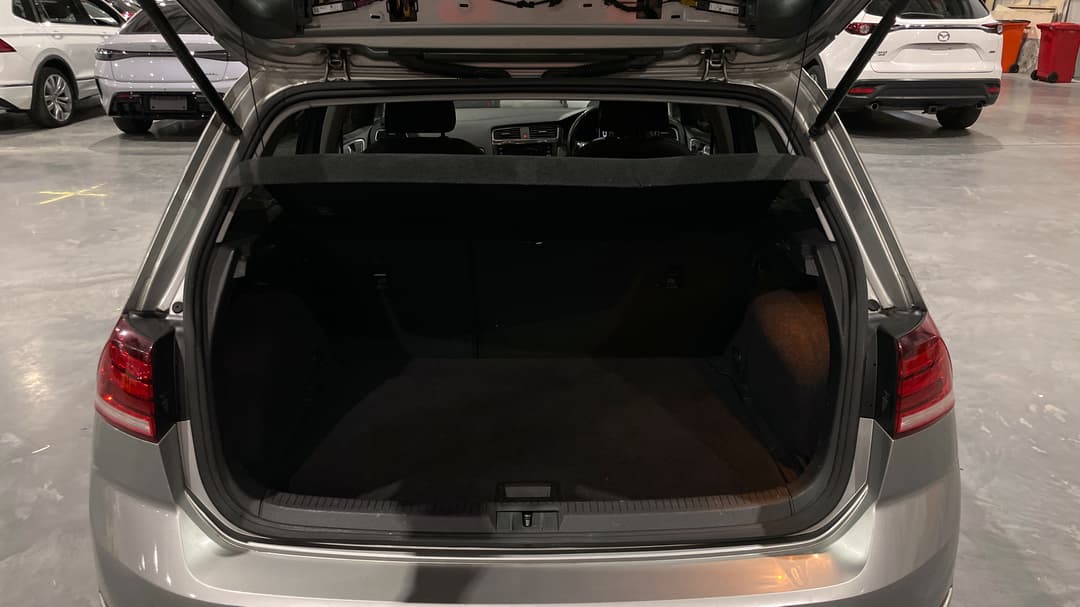 2018 Volkswagen Golf 110 Tsi Trendline, Automatic, 61339 km, Boot Inside View