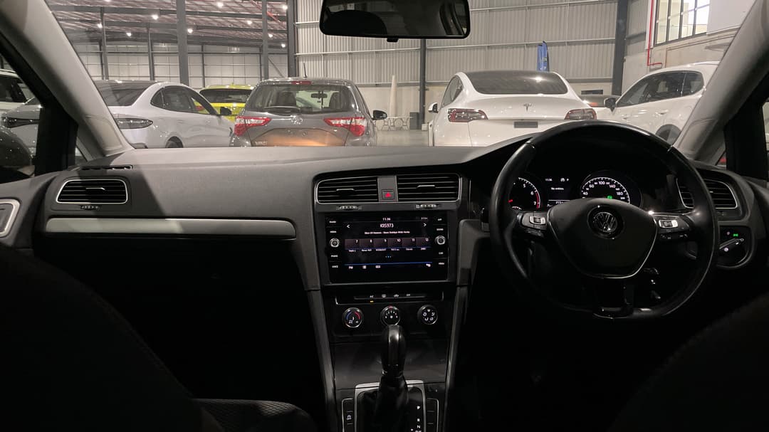 2018 Volkswagen Golf 110 Tsi Trendline, Automatic, 61339 km, Dashboard View