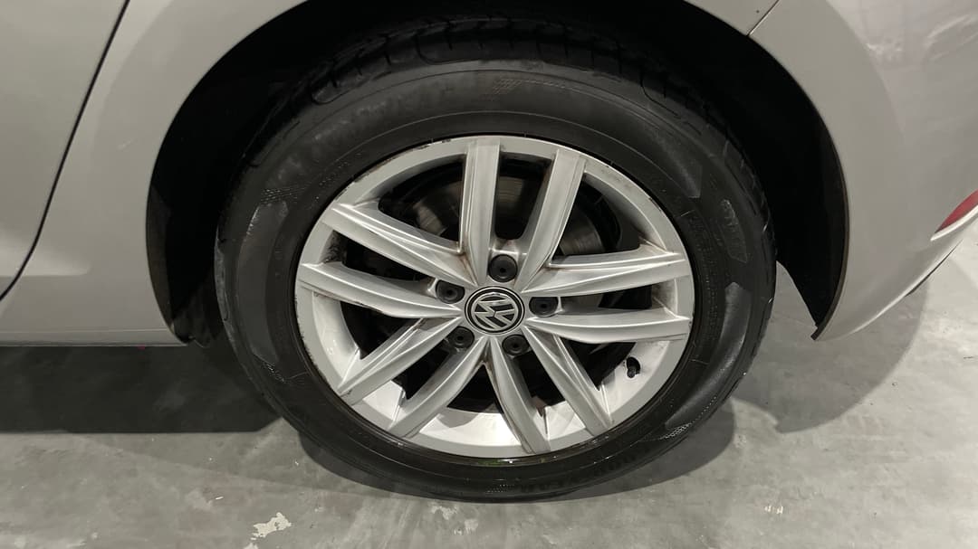 2018 Volkswagen Golf 110 Tsi Trendline, Automatic, 61339 km, Left Rear Wheel