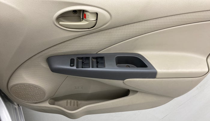 2013 Toyota Etios G, Petrol, Manual, 79,494 km, Driver Side Door Panels Control