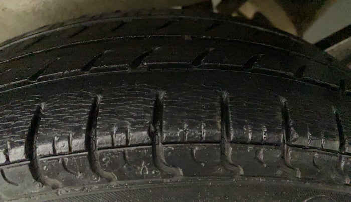 2012 Maruti Wagon R 1.0 LXI CNG, CNG, Manual, 58,318 km, Left Rear Tyre Tread