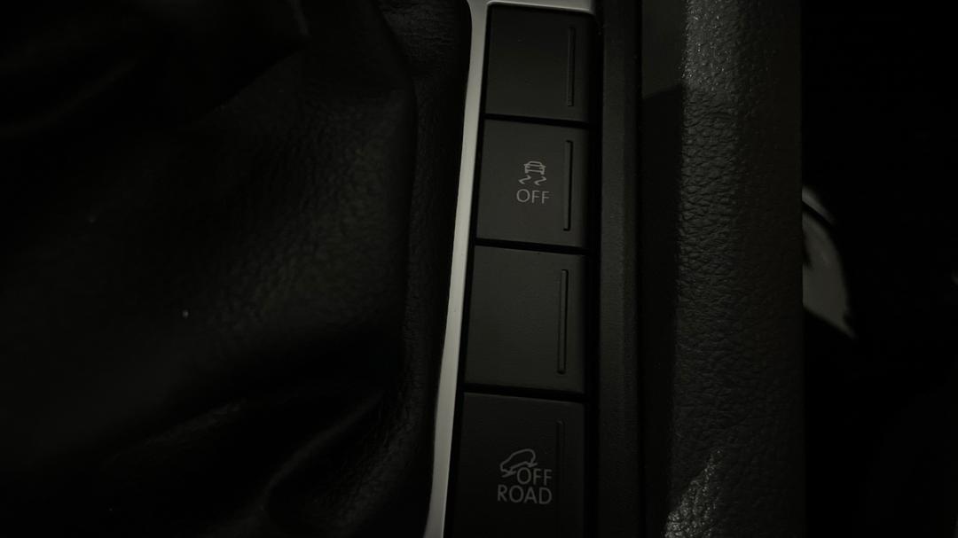 2016 Volkswagen Amarok Tdi340 (4x2), Manual, 126952 km, Utility Switches/Buttons