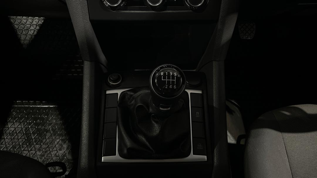 2016 Volkswagen Amarok Tdi340 (4x2), Manual, 126952 km, Gear Lever 
