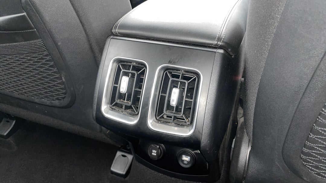 2023 Kia Sorento S 7 Seat, Automatic, 44304 km, Rear A/C Vent